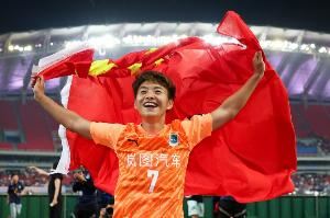 湖北日报:王霜出任“汉超”汉阳队助教,曹国栋为球队主帅