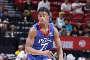 进NBA最想跟谁交手?埃奇库姆:世界上的每个孩子都会说詹姆斯