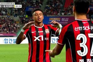 有点失望!林加德第80分钟被替换下场,本场无缘进球助攻